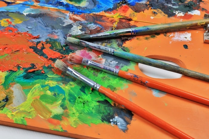 絵の具はなぜ混ぜるほど暗くなる？