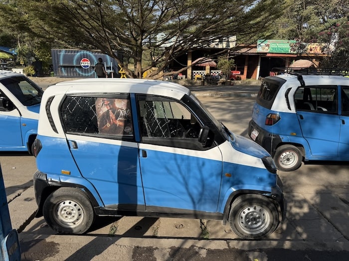 エチオピア／シダマのタクシーの色彩